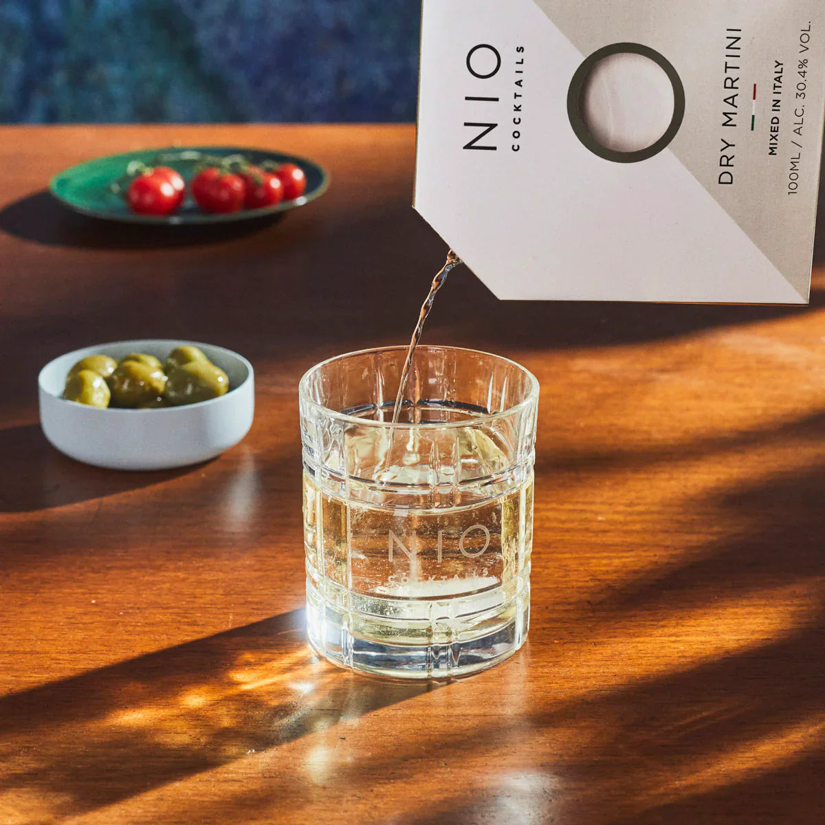 NIO cocktails dry martini poured